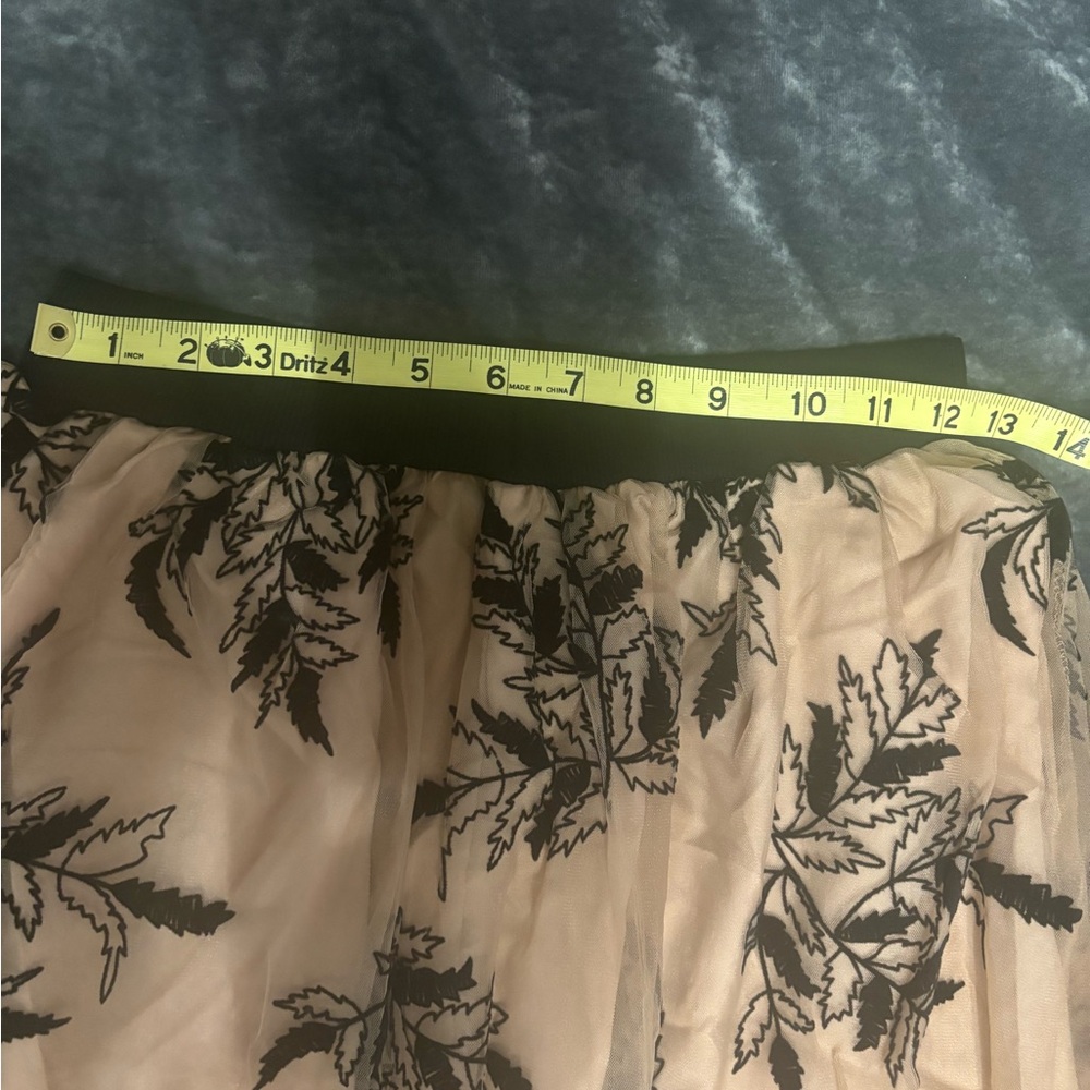 💟RESTOCKED💟 Floral Leaves Embroidered Maxi Skirt - Picture 12 of 12